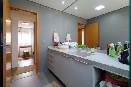 Apartamento à venda com 122m², 3 quartos e 2 vagasBanheiro da Suíte 2