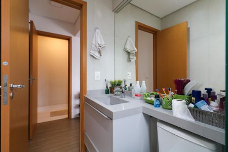 Apartamento à venda com 122m², 3 quartos e 2 vagasBanheiro da Suíte 1
