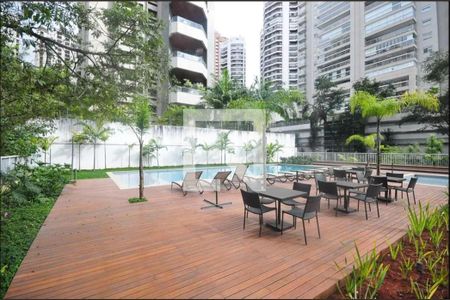 Apartamento à venda com 77m², 2 quartos e 2 vagas Apartamento à venda com 77m², 2 quartos e 2 vagasPiscina