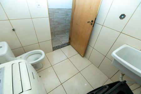 Casa para alugar com 70m², 2 quartos e 1 vagaBANHEIRO 1