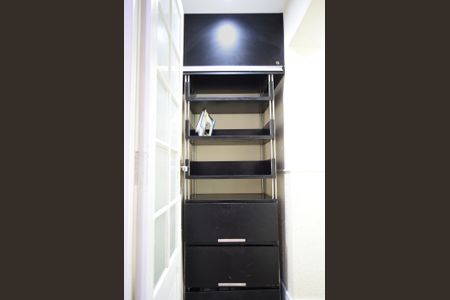 Apartamento para alugar com 45m², 1 quarto e sem vagaArmário corredor