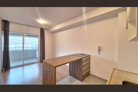 Sala/Cozinha de apartamento para alugar com 1 quarto, 50m² em Parque Industrial Tomas Edson, São Paulo