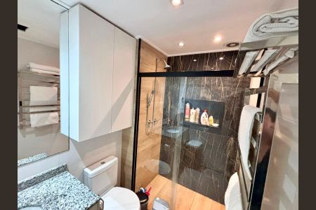 Apartamento para alugar com 65m², 2 quartos e 1 vaga Apartamento para alugar com 65m², 2 quartos e 1 vagaBanheiro da Suíte