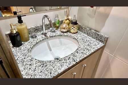 Apartamento para alugar com 65m², 2 quartos e 1 vaga Apartamento para alugar com 65m², 2 quartos e 1 vagaBanheiro 1