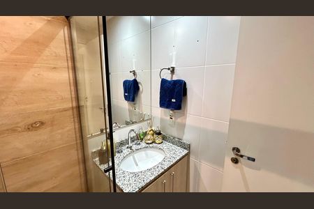 Apartamento para alugar com 65m², 2 quartos e 1 vaga Apartamento para alugar com 65m², 2 quartos e 1 vagaBanheiro 1