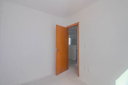 Quarto 1 de apartamento para alugar com 2 quartos, 36m² em Rubem Berta, Porto Alegre