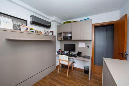 Apartamento à venda com 148m², 4 quartos e 4 vagas Apartamento à venda com 148m², 4 quartos e 4 vagasQUARTO2