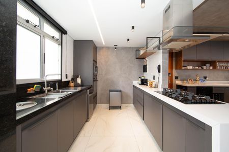 Apartamento à venda com 148m², 4 quartos e 4 vagas Apartamento à venda com 148m², 4 quartos e 4 vagasCOZINHA