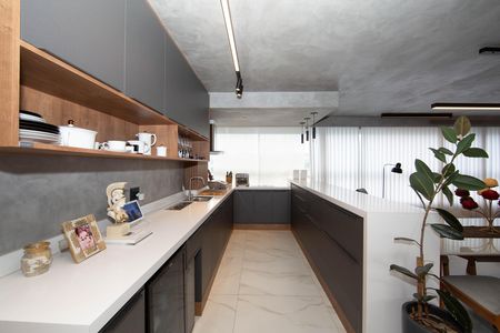 Apartamento à venda com 148m², 4 quartos e 4 vagas Apartamento à venda com 148m², 4 quartos e 4 vagasCOZINHA