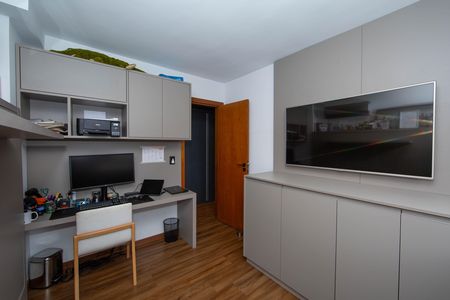 Apartamento à venda com 148m², 4 quartos e 4 vagas Apartamento à venda com 148m², 4 quartos e 4 vagasQUARTO2