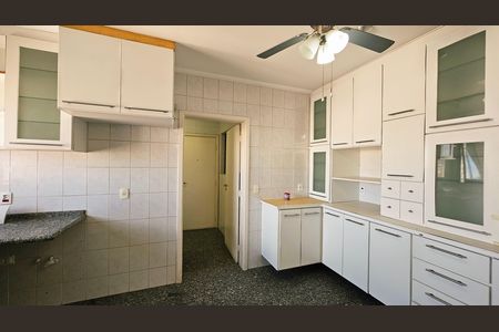 Apartamento à venda com 226m², 3 quartos e 2 vagas