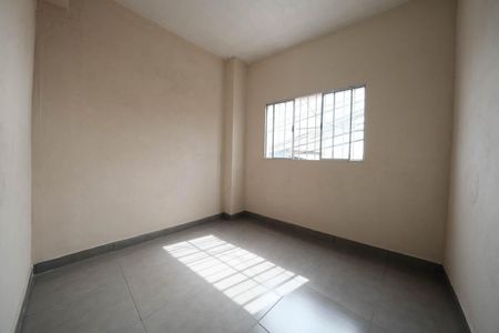 Quarto 2 de casa para alugar com 2 quartos, 40m² em Jardim de Lorenzo, São Paulo