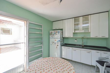 Casa à venda com 300m², 3 quartos e 4 vagas Casa à venda com 300m², 3 quartos e 4 vagasCozinha