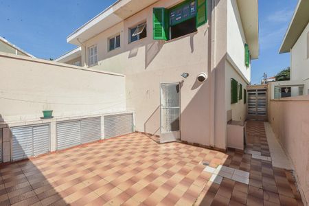 Casa à venda com 300m², 3 quartos e 4 vagas Casa à venda com 300m², 3 quartos e 4 vagasQuintal