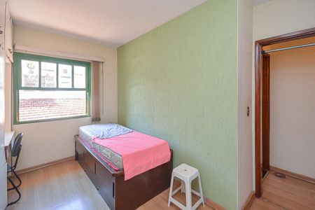 Casa à venda com 300m², 3 quartos e 4 vagas Casa à venda com 300m², 3 quartos e 4 vagasQuarto 3