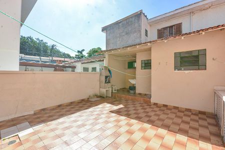 Casa à venda com 300m², 3 quartos e 4 vagas Casa à venda com 300m², 3 quartos e 4 vagasQuintal