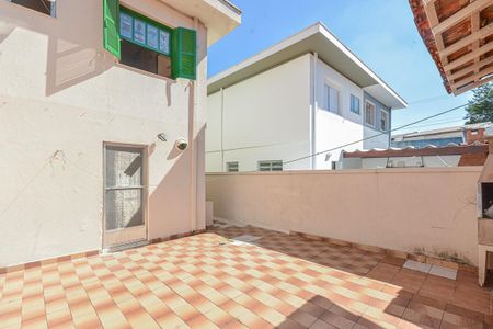 Casa à venda com 300m², 3 quartos e 4 vagas Casa à venda com 300m², 3 quartos e 4 vagasQuintal