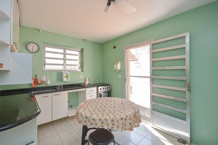 Casa à venda com 300m², 3 quartos e 4 vagas Casa à venda com 300m², 3 quartos e 4 vagasCozinha