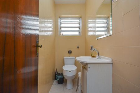 Casa à venda com 300m², 3 quartos e 4 vagas Casa à venda com 300m², 3 quartos e 4 vagasLavabo