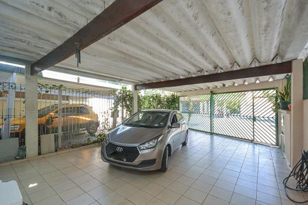 Casa à venda com 300m², 3 quartos e 4 vagas Casa à venda com 300m², 3 quartos e 4 vagasGaragem
