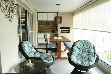 Apartamento à venda com 152m², 3 quartos e 2 vagasVaranda