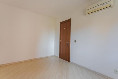Quarto 2 de apartamento para alugar com 2 quartos, 59m² em Jardim Carvalho, Porto Alegre