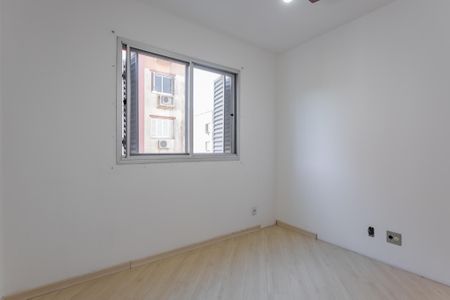 Quarto 1 de apartamento para alugar com 2 quartos, 59m² em Jardim Carvalho, Porto Alegre