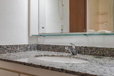 Apartamento para alugar com 59m², 2 quartos e 1 vaga Apartamento para alugar com 59m², 2 quartos e 1 vagaBanheiro
