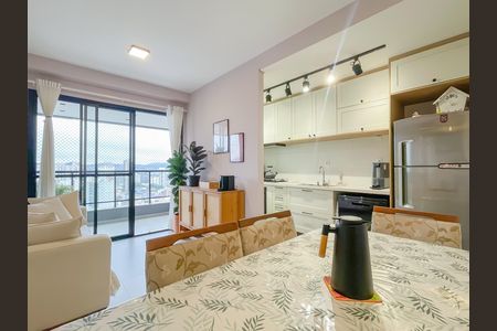 Apartamento à venda com 84m², 3 quartos e 2 vagas Apartamento à venda com 84m², 3 quartos e 2 vagasSala