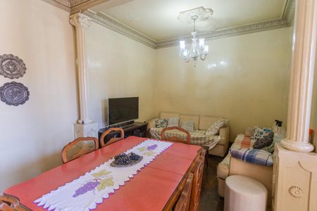 Sala de casa à venda com 8 quartos, 261m² em Horto, Belo Horizonte