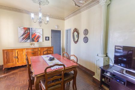 Sala de casa à venda com 8 quartos, 261m² em Horto, Belo Horizonte