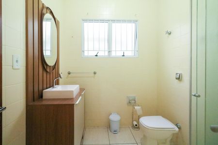 Casa para alugar com 200m², 3 quartos e 2 vagasBanheiro