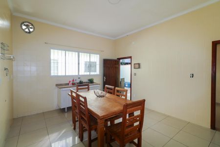 Casa para alugar com 200m², 3 quartos e 2 vagasCozinha