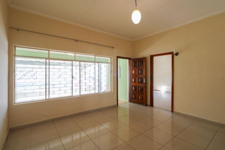 Casa para alugar com 200m², 3 quartos e 2 vagasSala