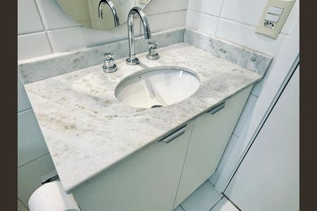 Apartamento para alugar com 66m², 2 quartos e 1 vaga Apartamento para alugar com 66m², 2 quartos e 1 vagaBanheiro 2