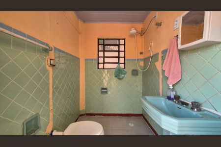 Casa para alugar com 100m², 2 quartos e 6 vagasBanheiro 