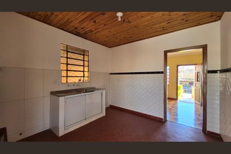 Casa para alugar com 100m², 2 quartos e 6 vagasCozinha 