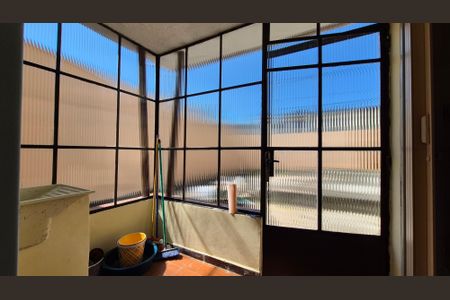 Casa para alugar com 100m², 2 quartos e 6 vagasLavanderia 