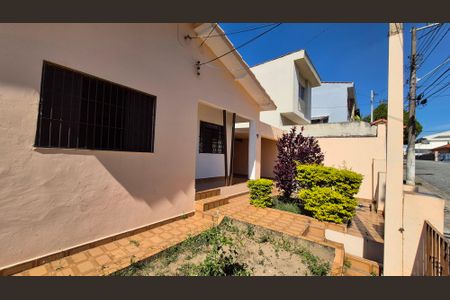 Casa para alugar com 100m², 2 quartos e 6 vagasÁrea externa 
