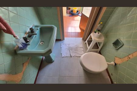 Casa para alugar com 100m², 2 quartos e 6 vagasBanheiro 