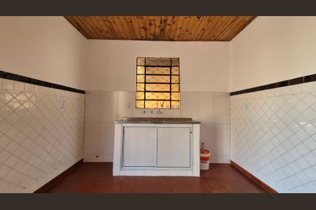 Casa para alugar com 100m², 2 quartos e 6 vagasCozinha 