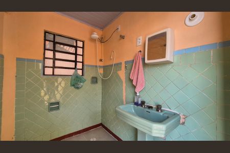 Casa para alugar com 100m², 2 quartos e 6 vagasBanheiro 