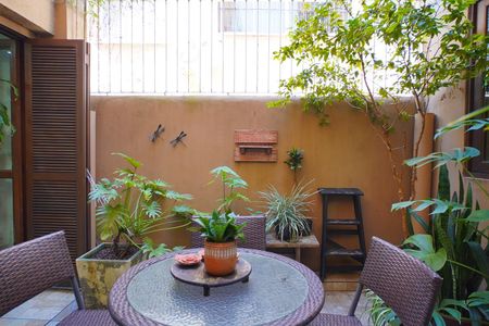 Jardim de inverno  de apartamento à venda com 2 quartos, 83m² em Petrópolis, Porto Alegre