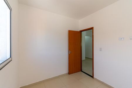 Quarto 1 de apartamento para alugar com 2 quartos, 38m² em Vila Ema, São Paulo
