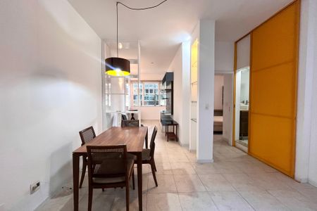 Sala  de apartamento para alugar com 1 quarto, 70m² em Leblon, Rio de Janeiro