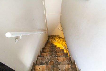 Studio para alugar com 30m², 1 quarto e sem vaga Studio para alugar com 30m², 1 quarto e sem vagaEscada