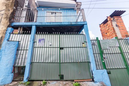 Casa à venda com 137m², 3 quartos e 2 vagas Casa à venda com 137m², 3 quartos e 2 vagasFachada