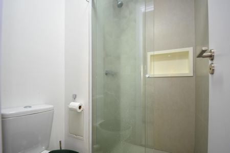 banheiro de kitnet/studio para alugar com 1 quarto, 24m² em Paraíso, São Paulo