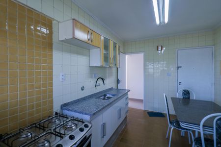 Apartamento para alugar com 75m², 2 quartos e 1 vagaCozinha