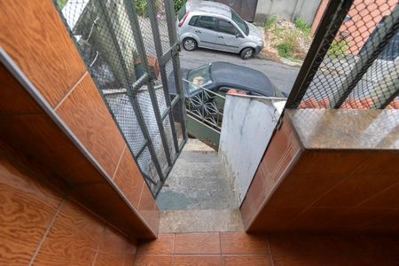 Casa para alugar com 60m², 2 quartos e sem vaga Casa para alugar com 60m², 2 quartos e sem vagaVaranda da Entrada - Escada de acesso